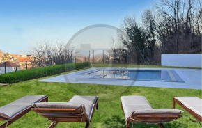 Amazing Home In Sinj With Heated Swimming Pool